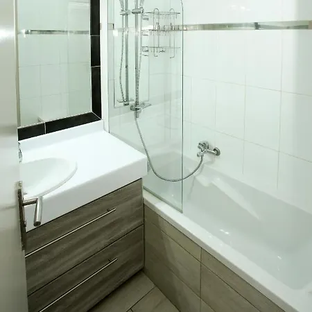 2 Terraced Centre Apartment *